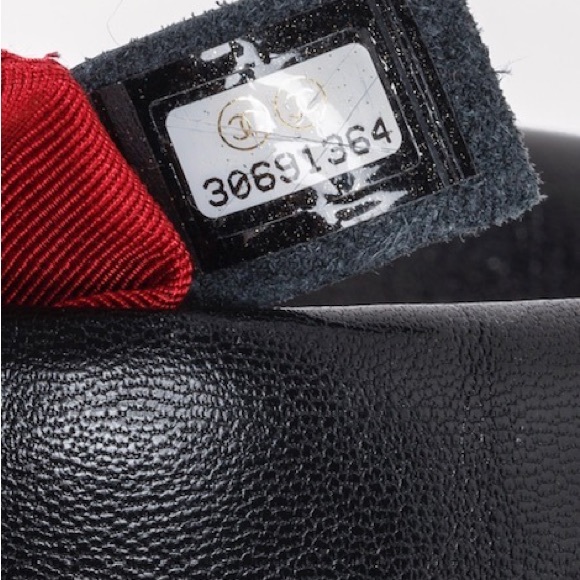 Chanel 19 handbag - Picture 7 of 7